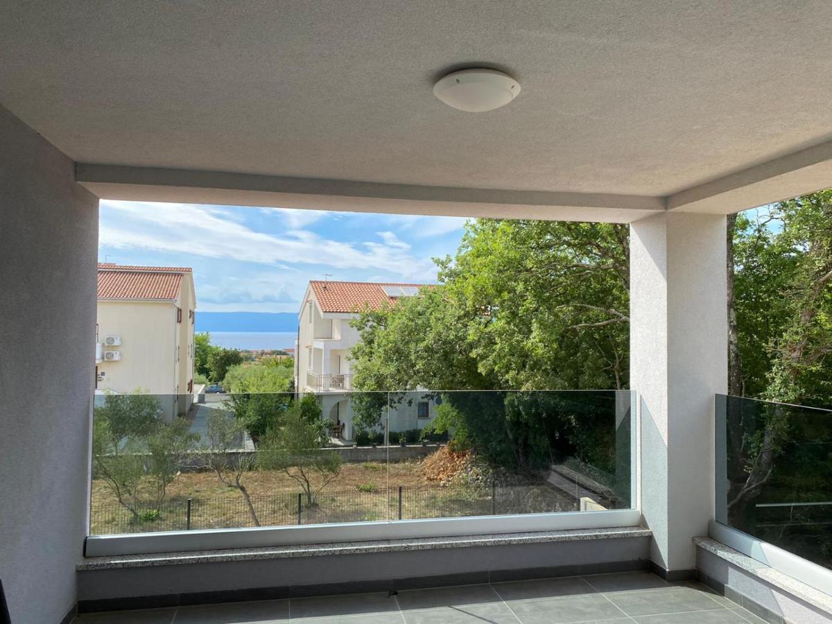 Apartmani Grgic On The Adress Branka Fucica 96 Malinska Exterior foto