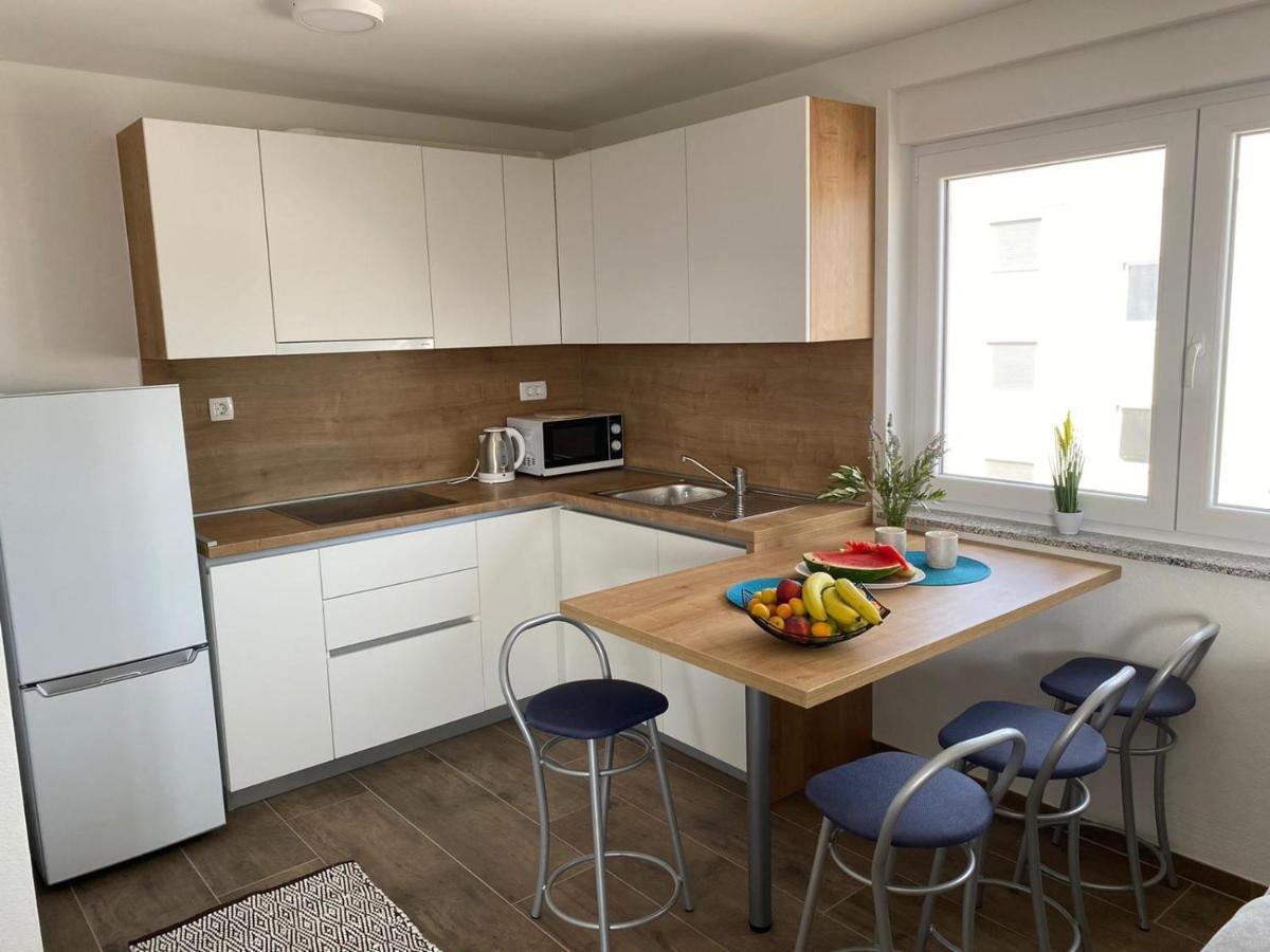 Apartmani Grgic On The Adress Branka Fucica 96 Malinska Exterior foto